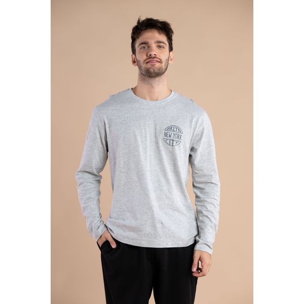 REMERA ESTAMPA BROOKLYN GRIS CLARO